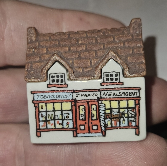 Wade Whimsy On Why Miniature Village House Set Of 4 - Picture 4 of 7